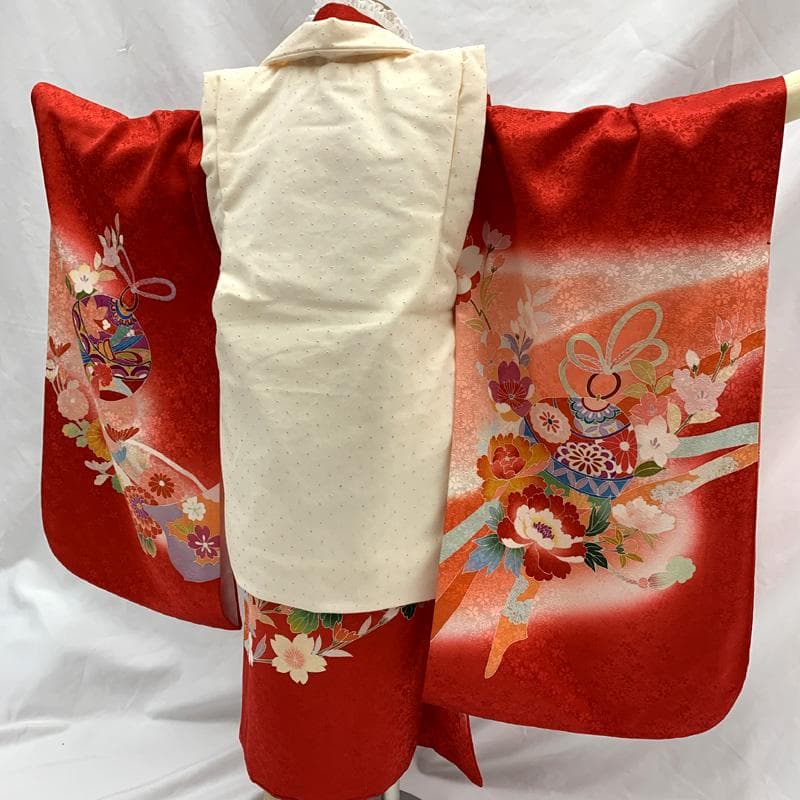 512ag67□七五三 三歳 女児 着物&被布 桜地紋 鈴 花文□美品