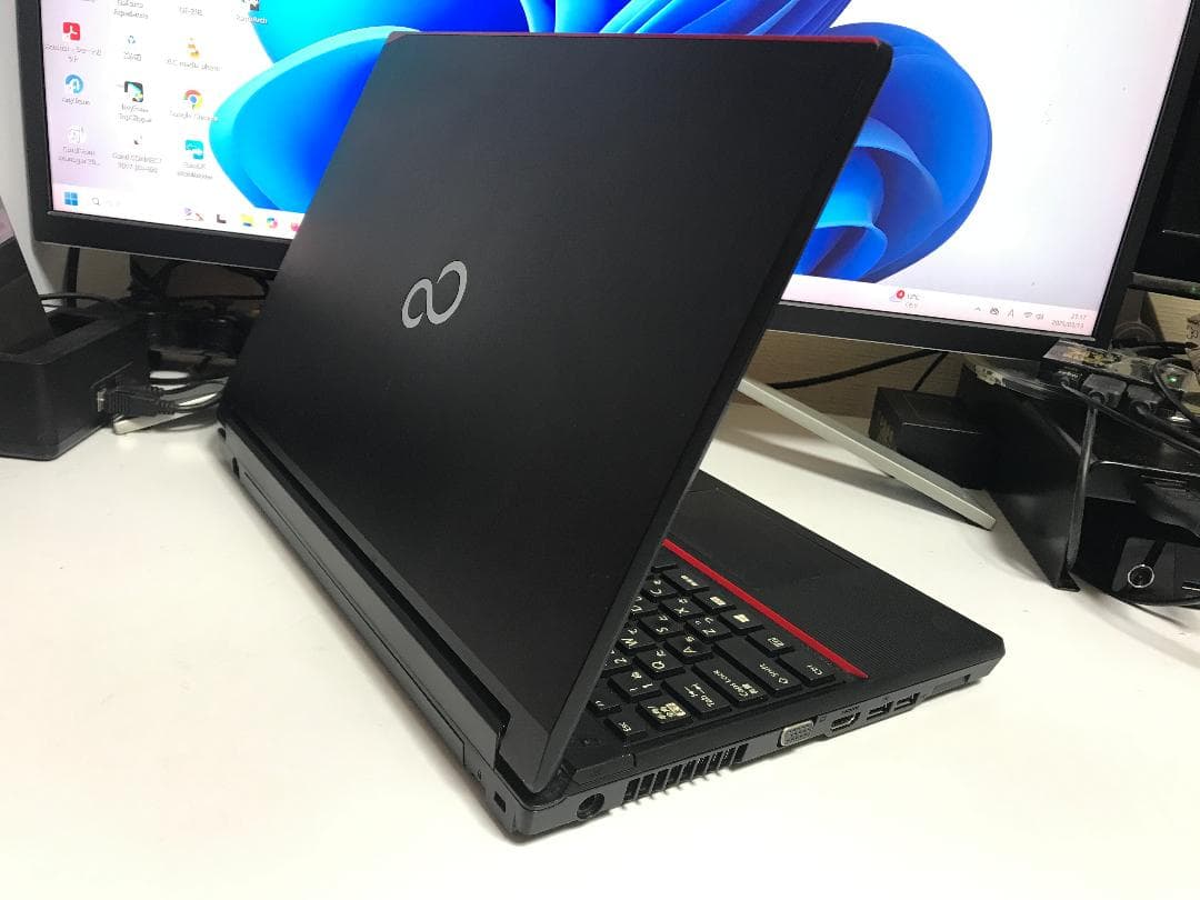 富士通 LIFEBOOK A573/GX Windows11