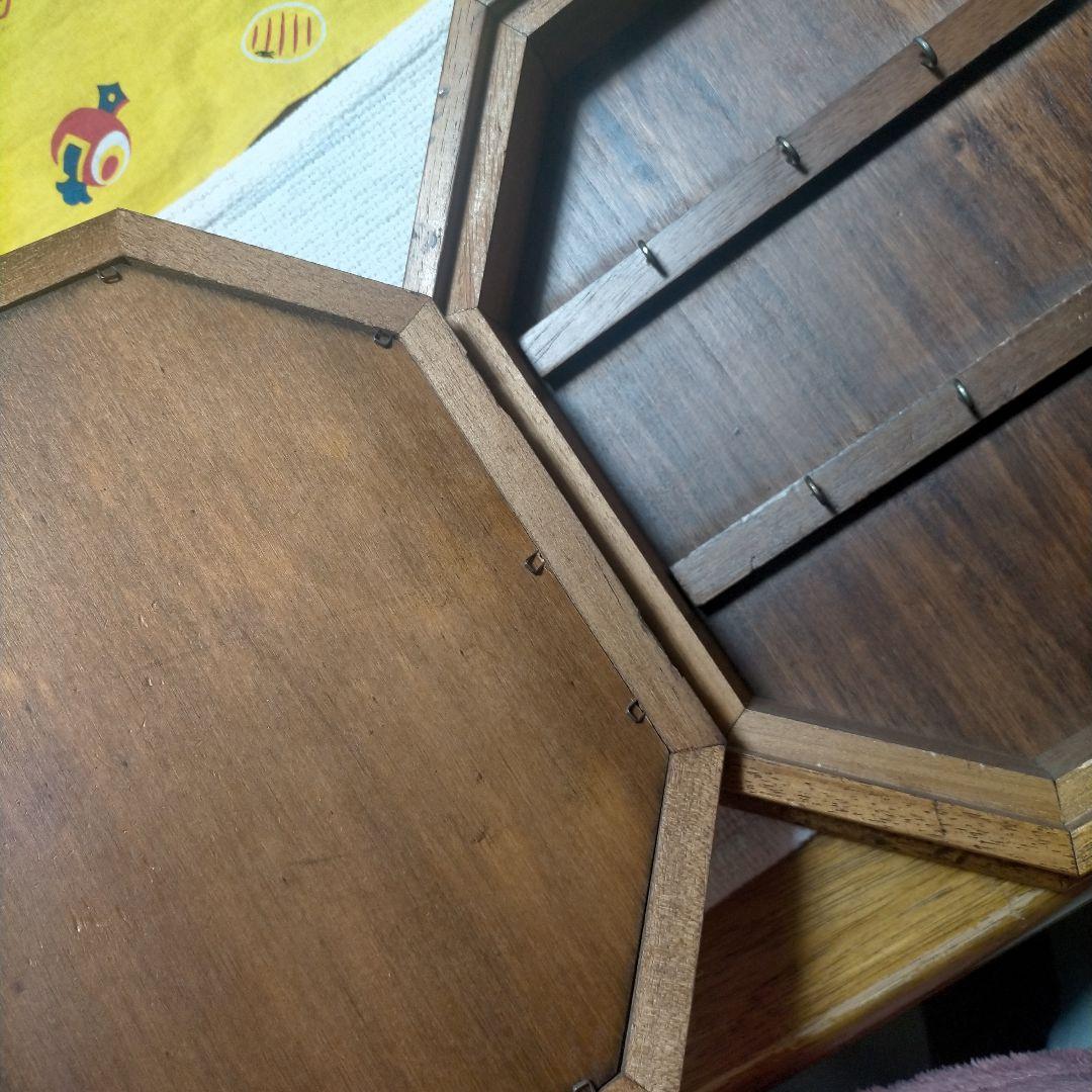 ♥イタリア製キーボックス　アンティーク　壁掛け　木製アート　欄の花　ガラスの扉