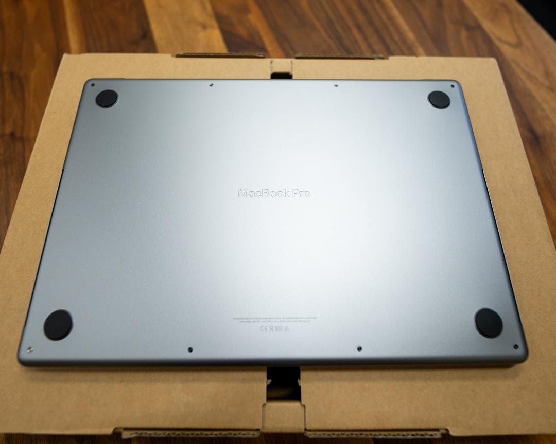 【超美品】MacBookPro 16インチ M1Max 32GB 1TB