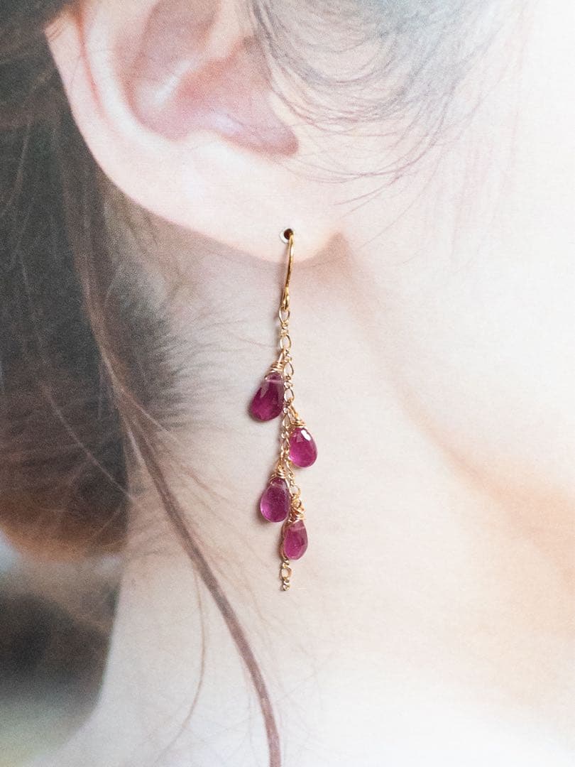 No.374✨天然石✨ルビーのしゃらしゃらピアス　イヤリング