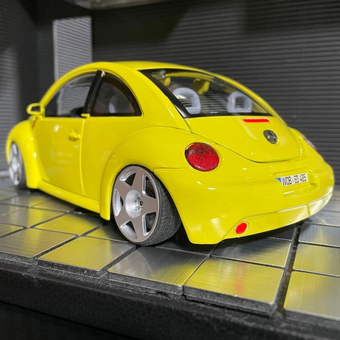 ブラーゴ 1/18 フォルクスワーゲン ニュ-ビートル（カスタム仕様)
