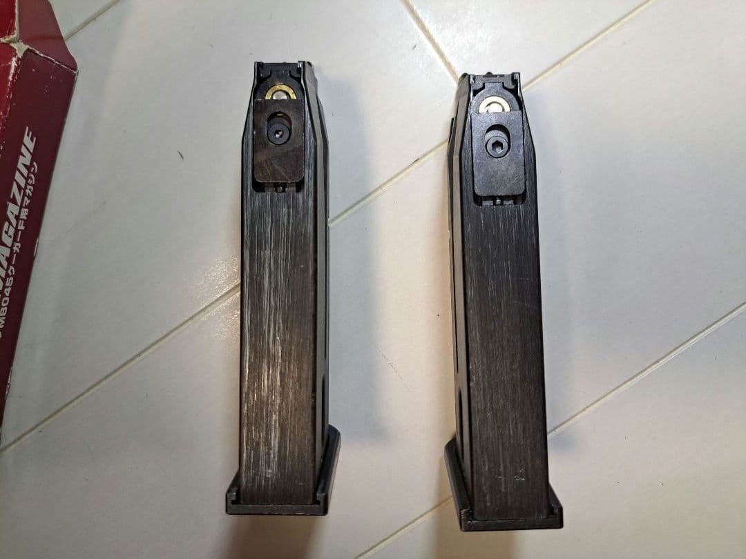 WA BERETTA M8045クーガー ウッドグリップ、予備マガジン付き