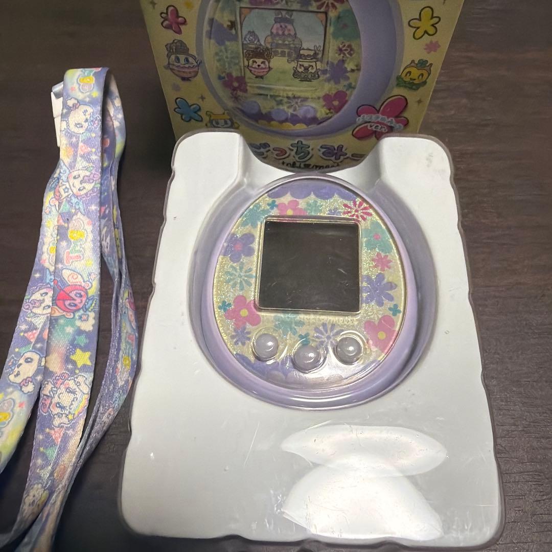 BANDAI たまごっちみーつ パステルミーツ ストラップ付き