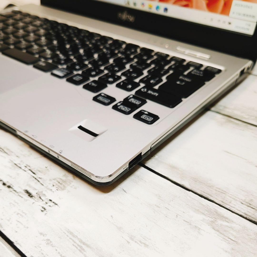 格安✨富士通 13型 コンパクトノートパソコン 普段使いにおすすめ♪ 高速SSD