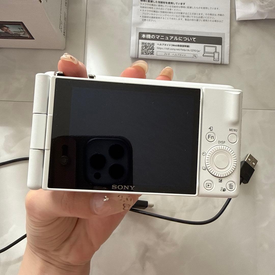 SONY ソニー デジタルカメラ ホワイト ZV-1F