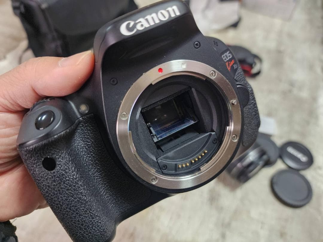 ★超美品★　Canon EOS kis X5　ダブルズームレンズ　予備バッテリー