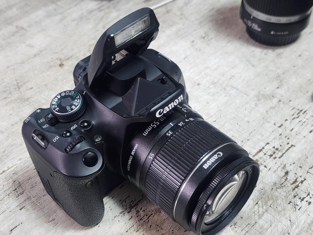 ★超美品★　Canon EOS kis X5　ダブルズームレンズ　予備バッテリー
