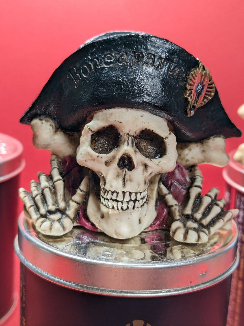 1999年製スカルフィギュア3体セット