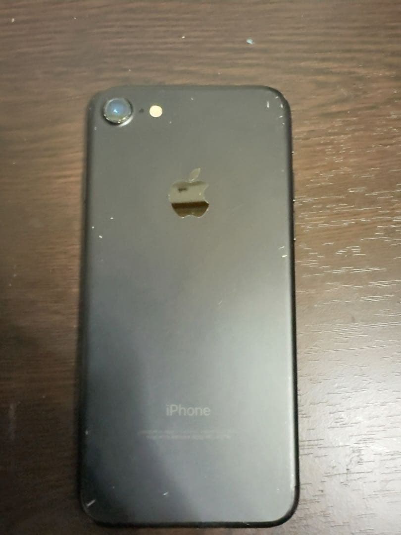 Apple iPhone 7 本体 スマートフォン