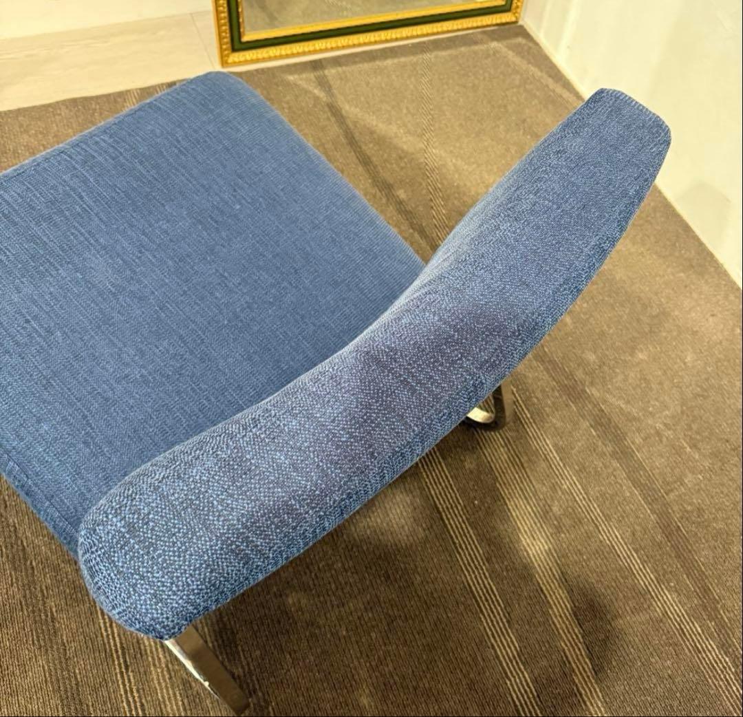 モダンなダークブルー1人掛けソファ