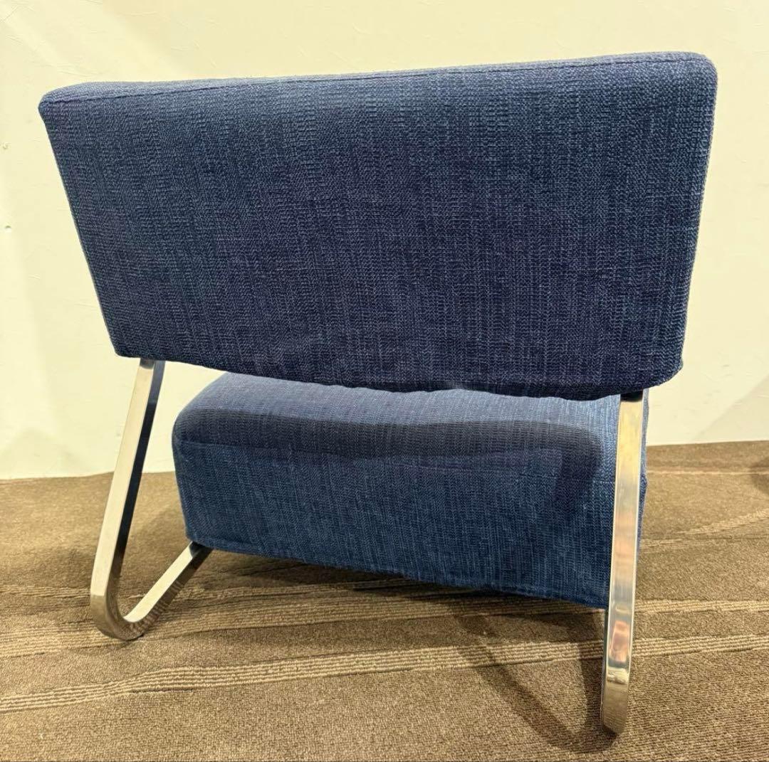 モダンなダークブルー1人掛けソファ