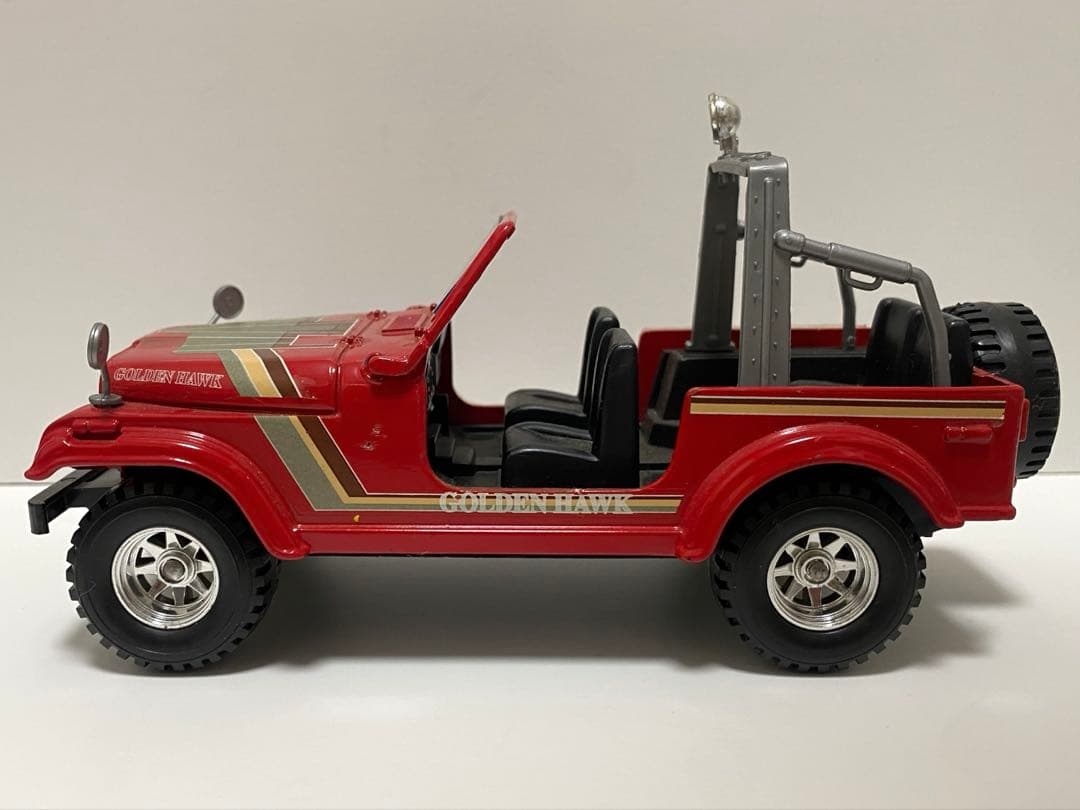 レア！1/24 アメ車　ミニカー　ジープ　ラングラー　CJ-7 ゴールデンホーク