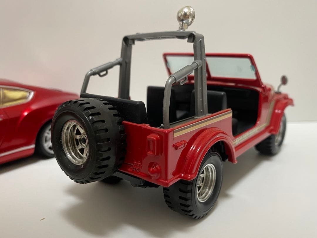 レア！1/24 アメ車　ミニカー　ジープ　ラングラー　CJ-7 ゴールデンホーク
