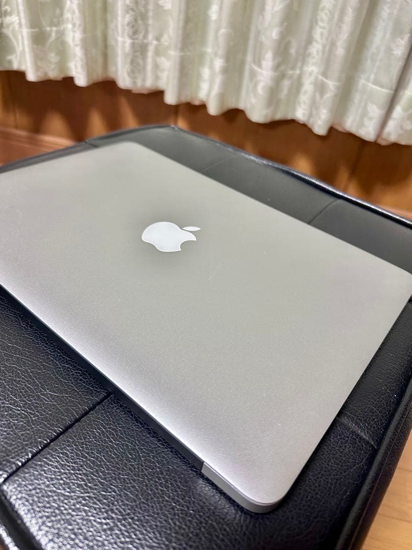 未使用に近い MacBook Air 13インチ2015 バッテリー24回