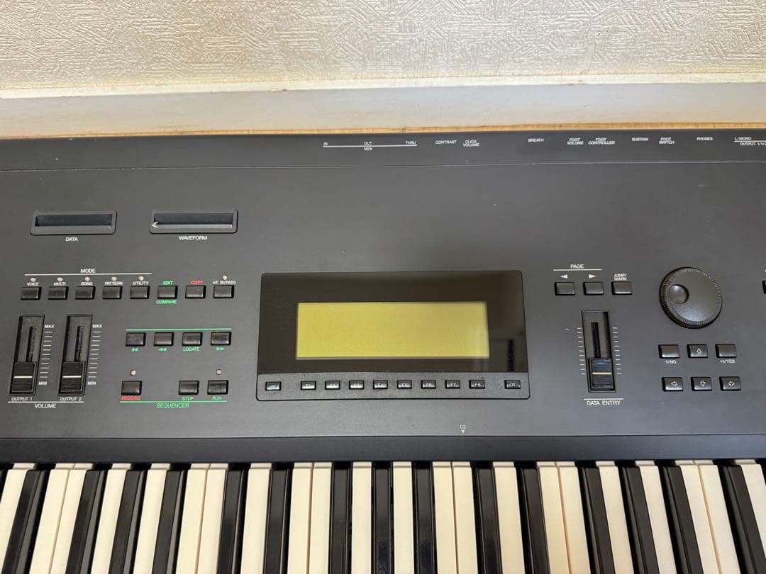希少　YAMAHA SY77 シンセサイザー