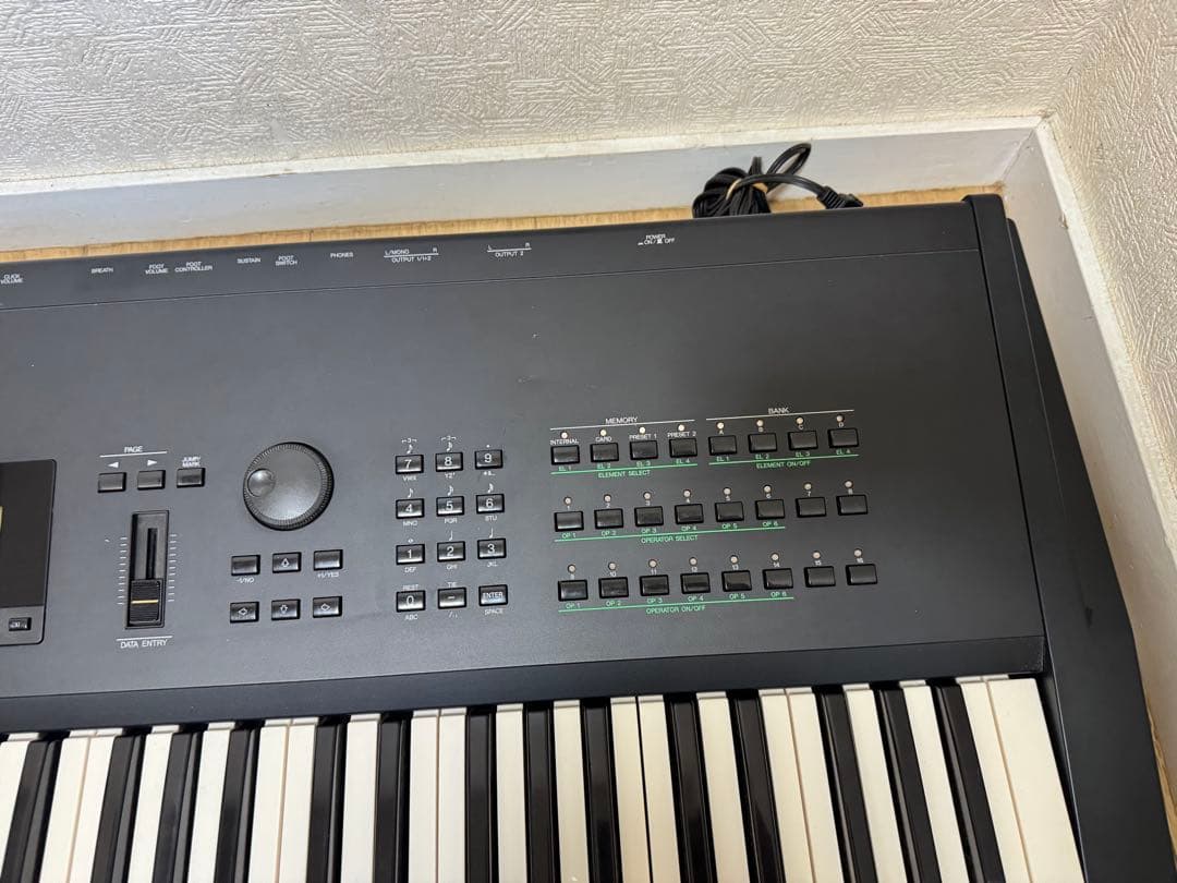 希少　YAMAHA SY77 シンセサイザー