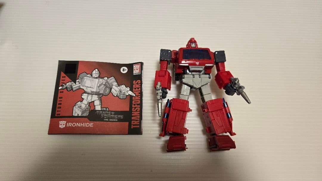 トランスフォーマー　スタジオシリーズ　SS-97　アイアンハイド