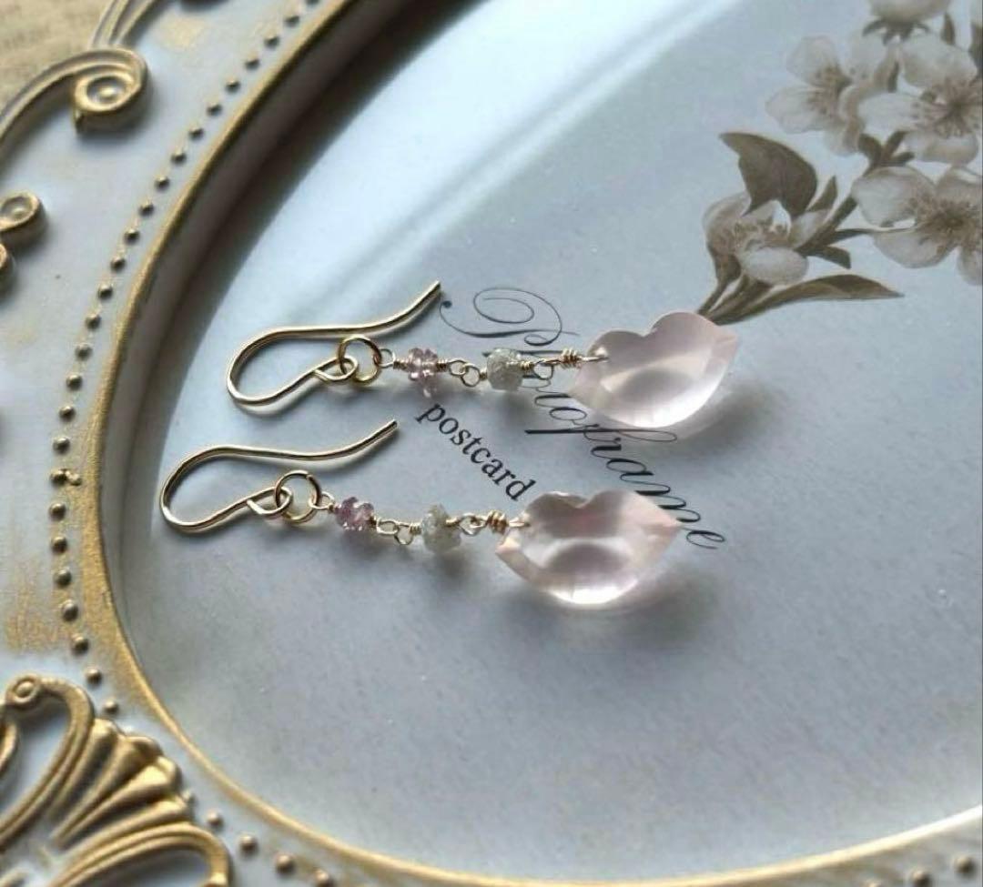 ローズクォーツリップコンケーブ＆ダイヤモンド＆パープルピンクサファイアのピアス