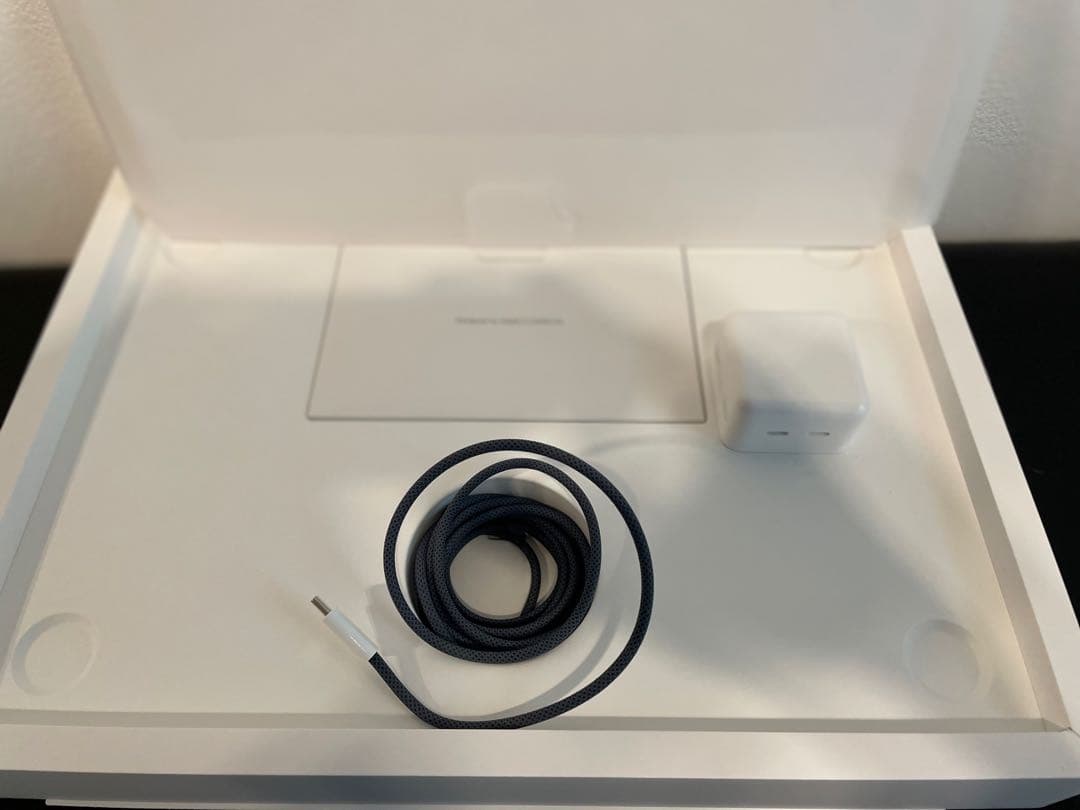 【極美品】MacBook Air 15インチ M2 8GB 512GBSSD