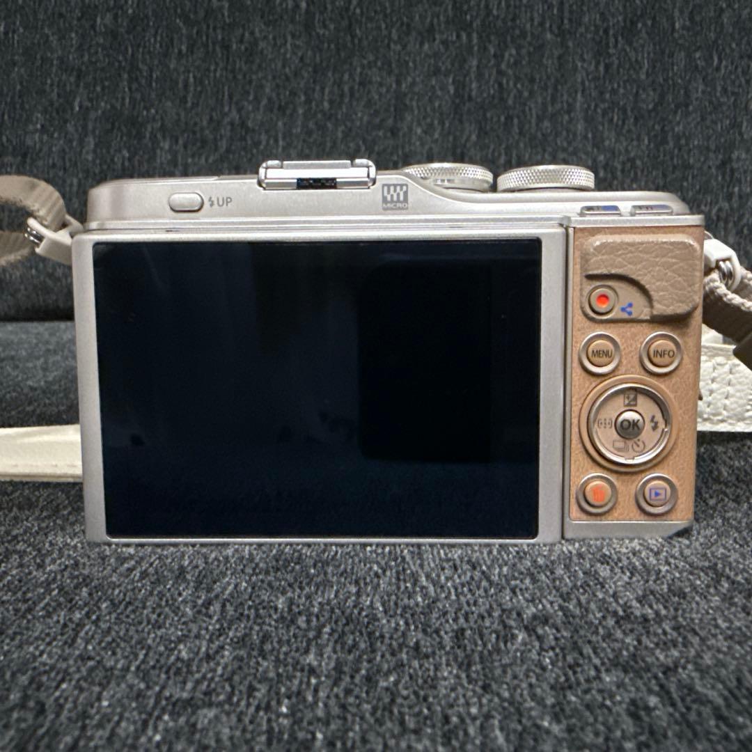 OLYMPUS PEN E-PL9 ミラーレス一眼レフカメラ