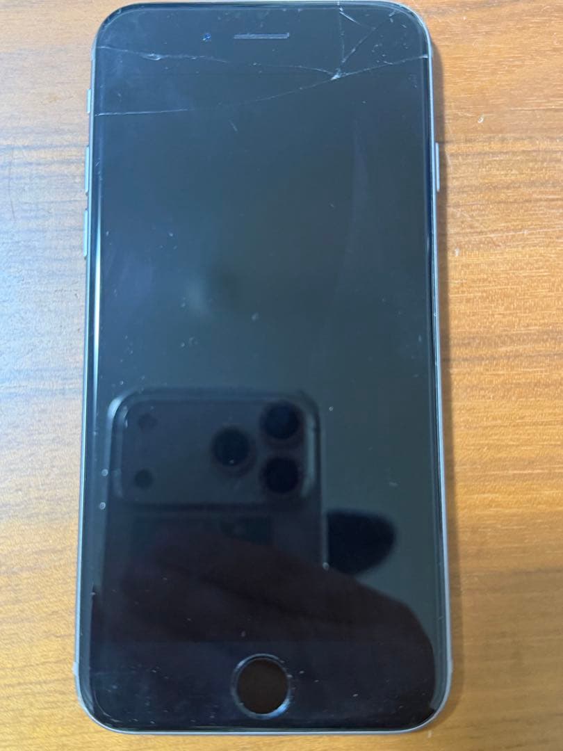 Apple iPhone 6 本体 画面にひびあり バッテリー100% 即発送⭕️