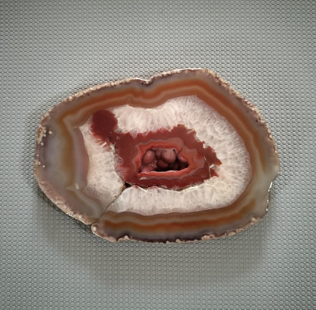 赤 瑪瑙 めのう プレート 置き物