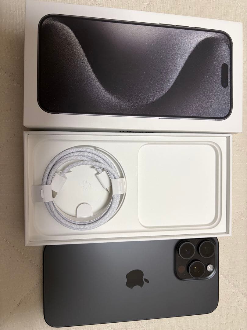 Apple iPhone 15 Pro Max 256GB ブラック