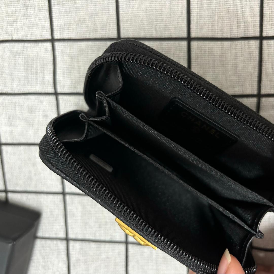 スモールフラップウォレット