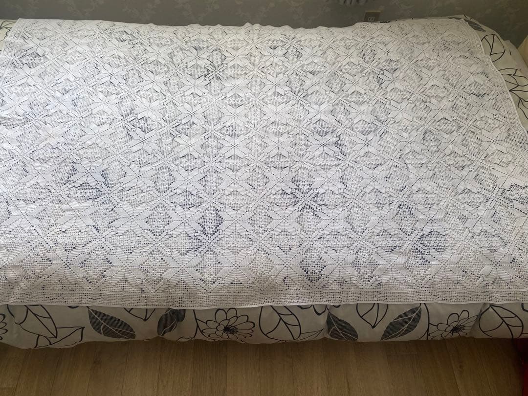 ☆お値下げお買い得❤️ハンドメイドレース　マルチカバー 、テーブルクロス