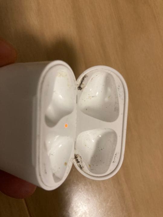 Apple AirPods MMEF2J/A ケース付き