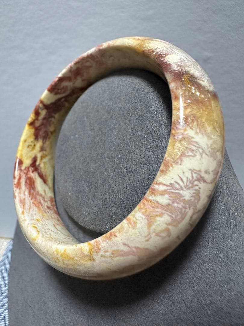 フォシルコーラルバングル　珊瑚玉バングル