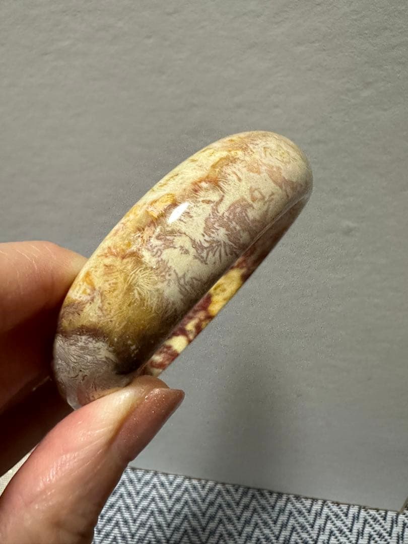 フォシルコーラルバングル　珊瑚玉バングル