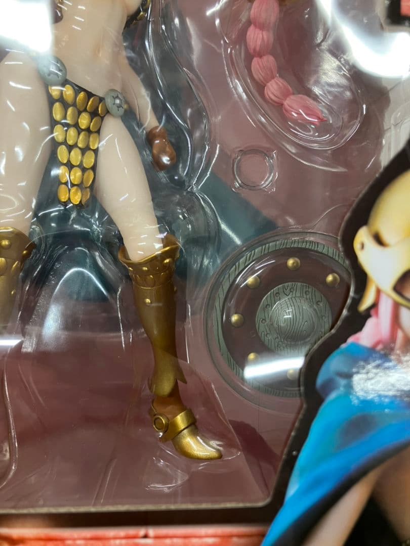 【フィギュア　ワンピース　剣闘士レベッカ】メガハウス