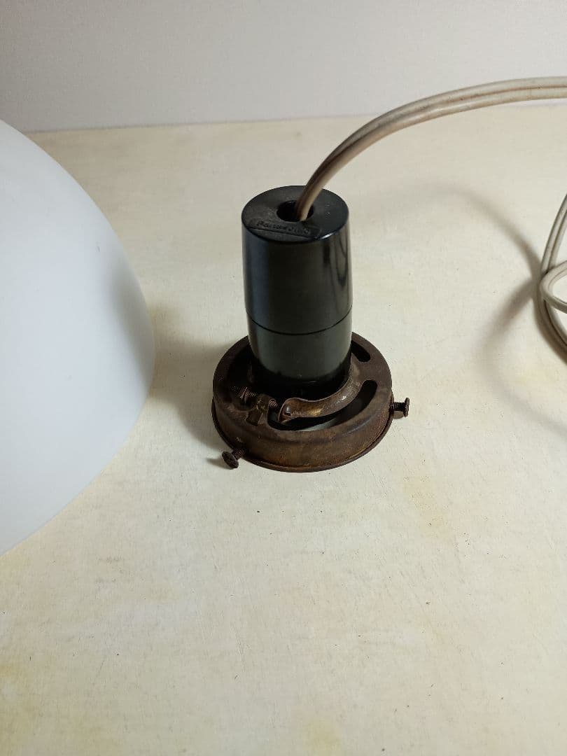 昭和レトロ 椀型 乳白ガラス 電笠 取付金具ソケット付