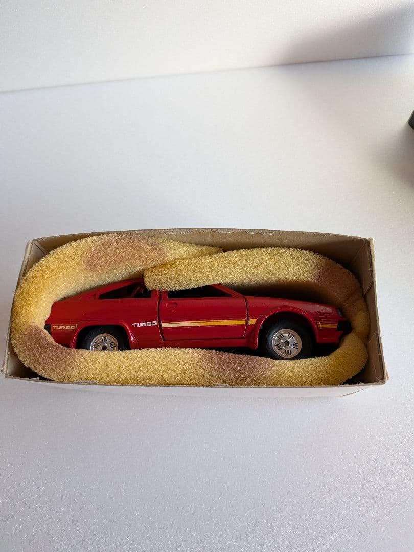 長岡秀星イラスト　三菱　コルディア　1/28　ミニカー　外箱付き