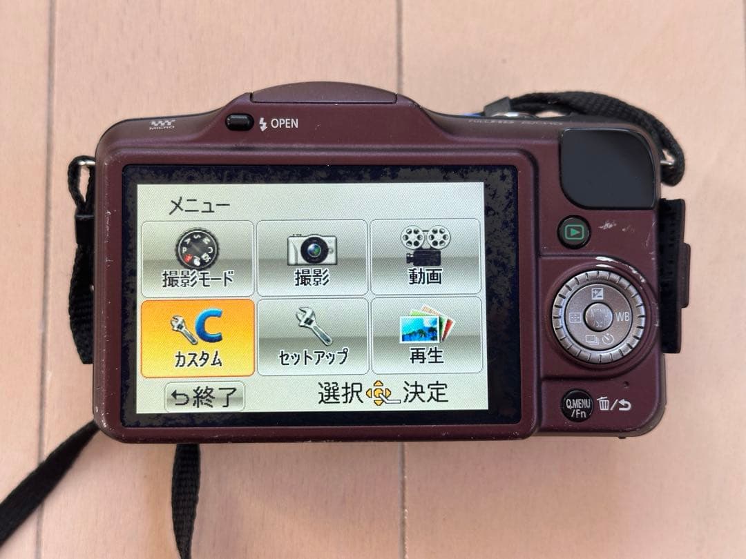 Panasonic LUMIX DMC-GF3 ミラーレス　バッテリー、充電器付