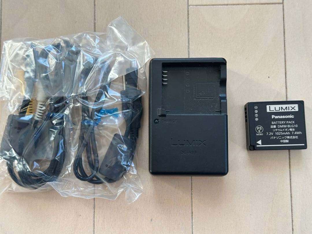 Panasonic LUMIX DMC-GF3 ミラーレス　バッテリー、充電器付