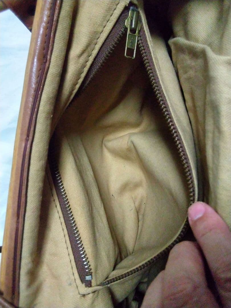 ハンドメイド高級本革のバッグ　美品