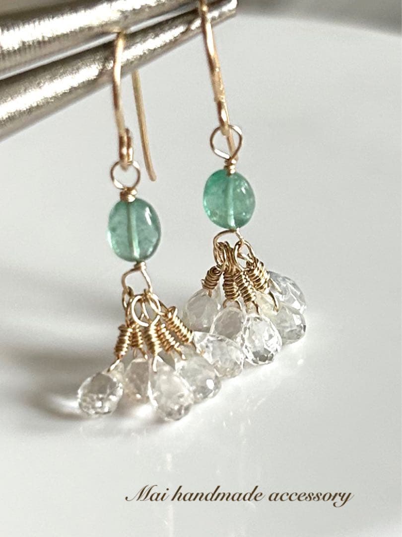 ☆華奢極小エメラルドホワイトサファイア14kgf天然石ピアス