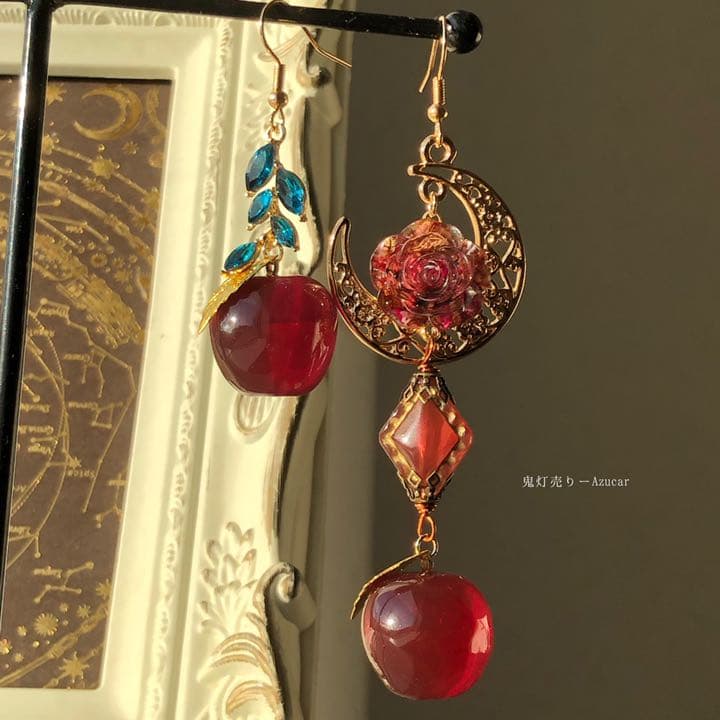 紅林檎と赤薔薇のドライフラワー付きネックレス　☆