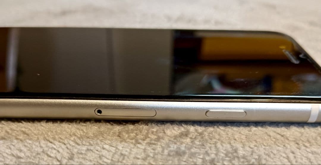 Apple iPhone SE第2世代　128GB SIMフリー