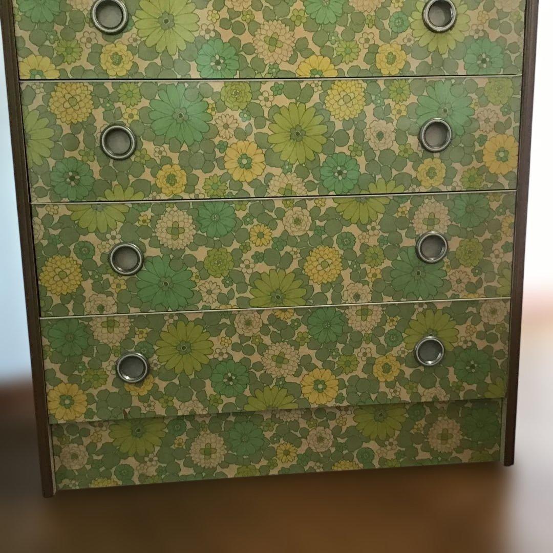 昭和レトロ　レトロポップ　黄色✖️黄緑✖️緑　アデリアレトロ風花柄チェスト　箪笥