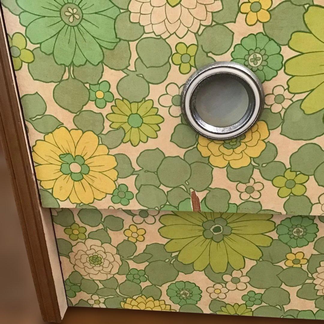昭和レトロ　レトロポップ　黄色✖️黄緑✖️緑　アデリアレトロ風花柄チェスト　箪笥