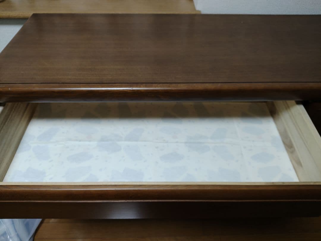 ブラウンのチェスト　タンス　アンティーク