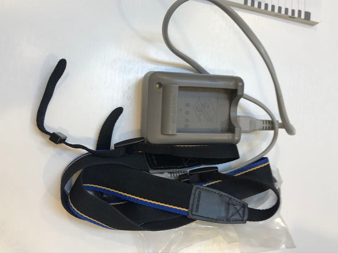 OLYMPUS E-M10 Mark III カメラ　I.1979