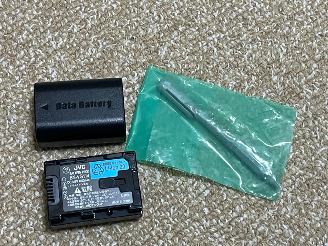 「美品」JVC Everio GZ-E565-w ホワイト ビデオカメラ