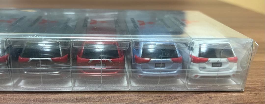 非売品　三菱　アウトランダーPHEV カラーサンプル　7台セット　新品未開封