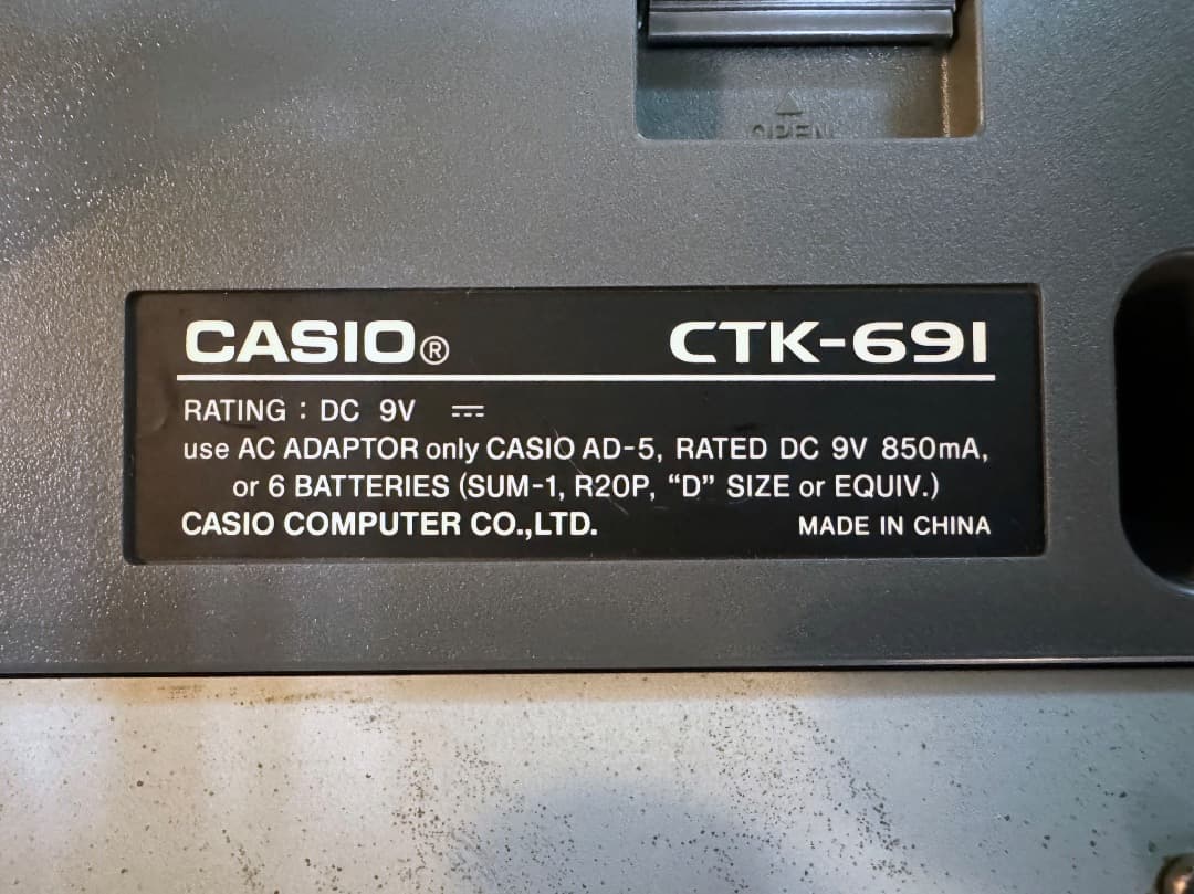 CASIO CTK-69161鍵 電子キーボード 譜面台付き