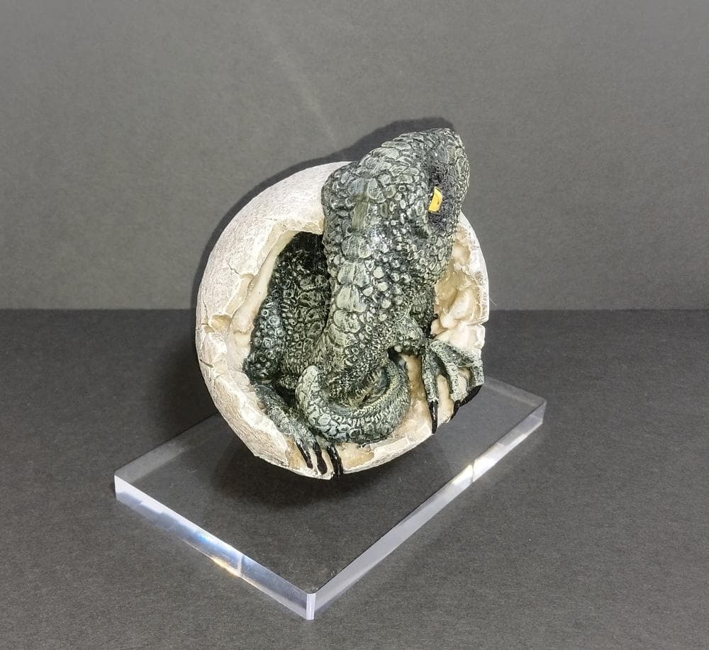 ヴェロキラプトル　孵化　ラプトルの卵　オブジェ　インテリア　たまご　フィギュア